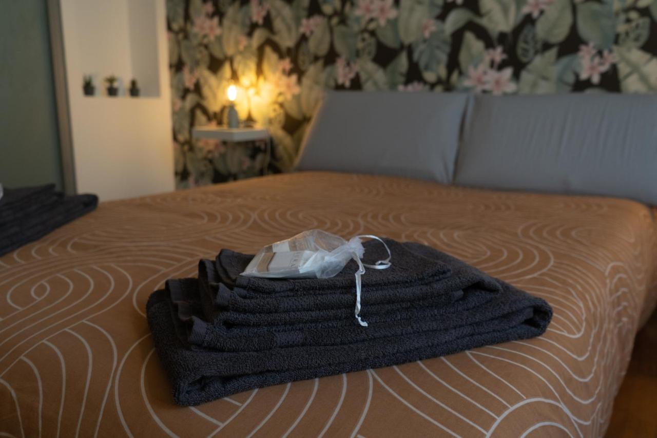 Centro Storico-Dimora Con Terrazza- Wi-Fi E Ac Apartment Асти Екстериор снимка